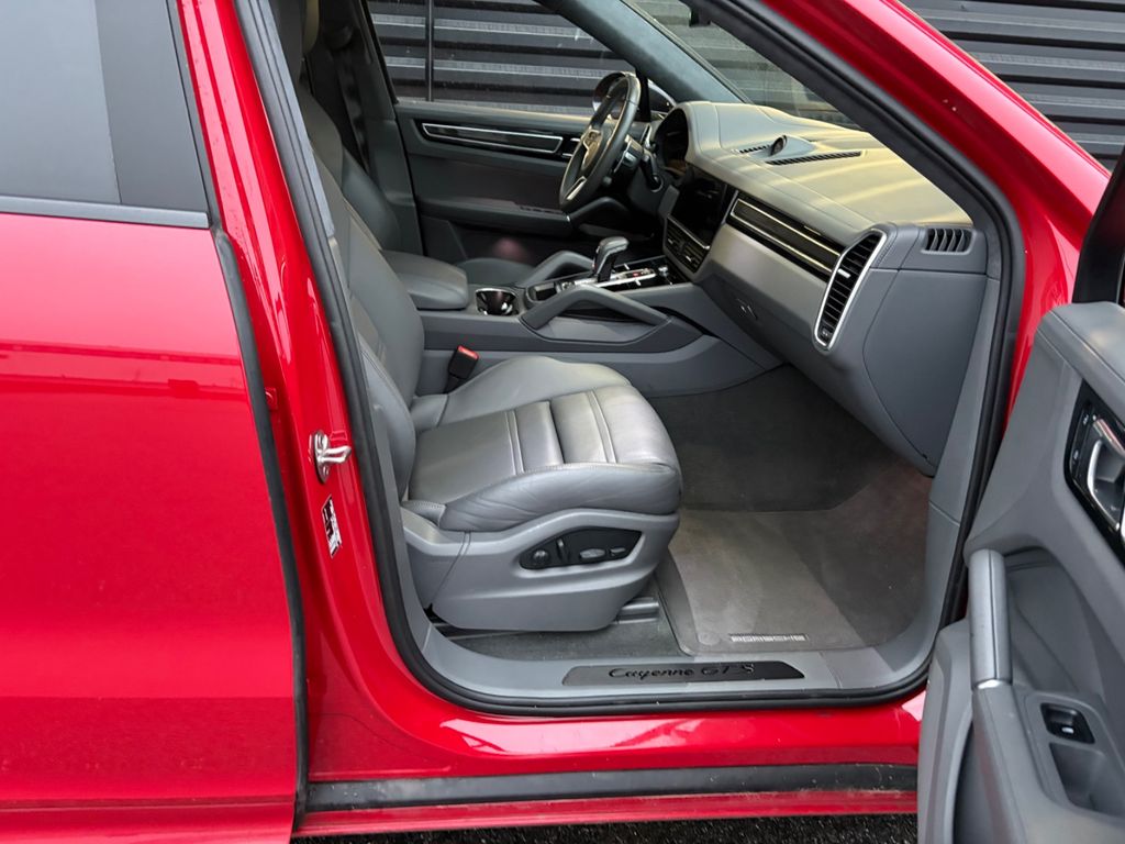 Porsche Cayenne 2022