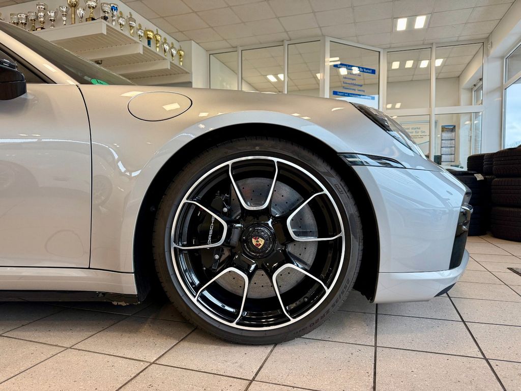 Porsche 992 2023