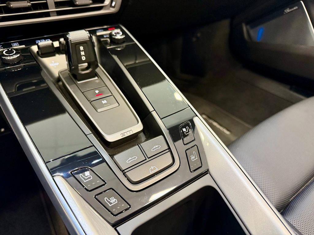Porsche 992 2023