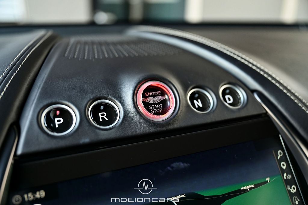 Aston Martin DBX 2023