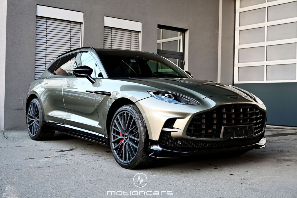 Aston Martin DBX 2023