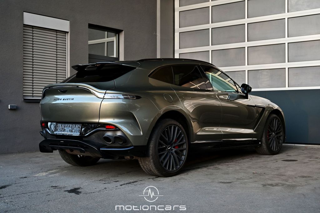 Aston Martin DBX 2023