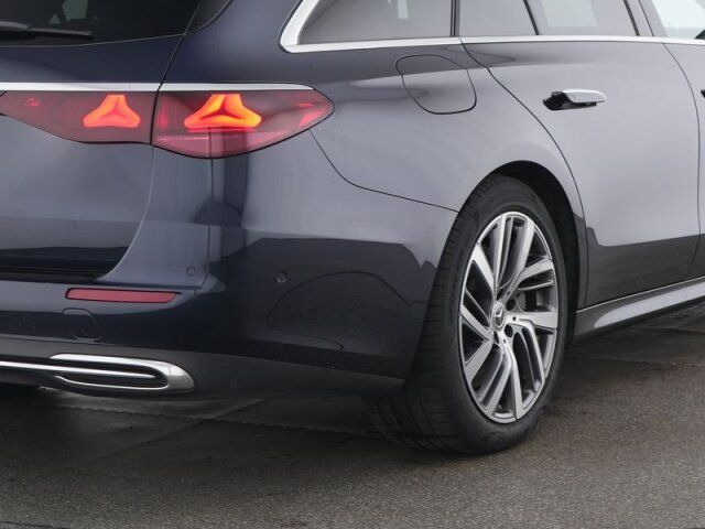 Mercedes-Benz E 300 2025