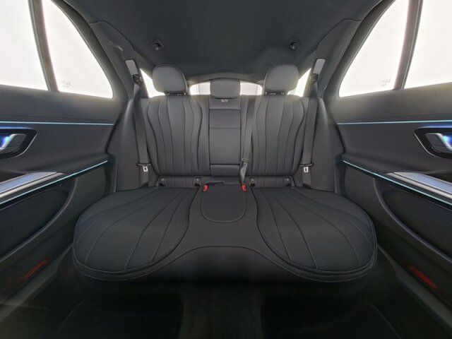 Mercedes-Benz E 300 2025