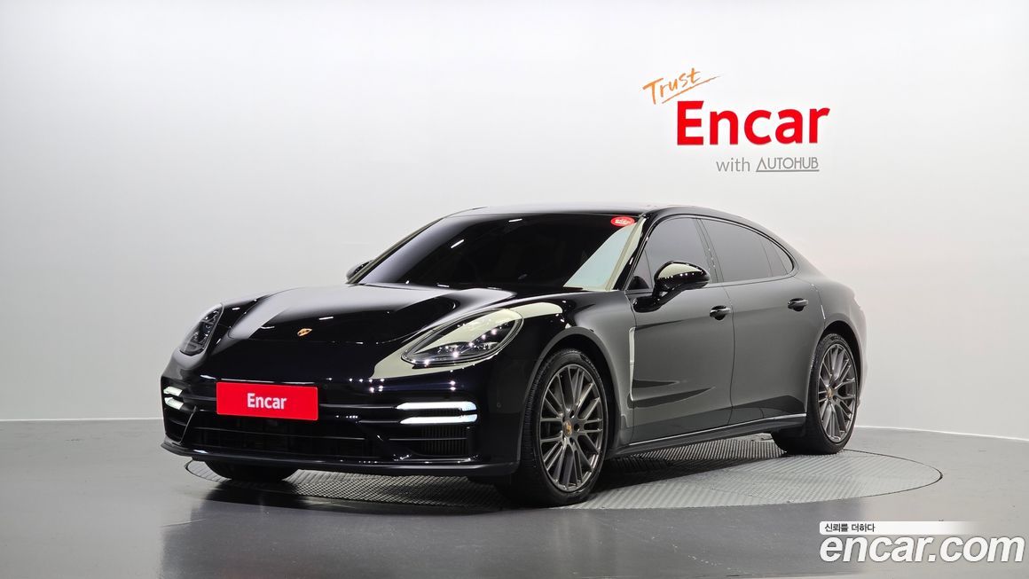 Porsche Panamera 2021