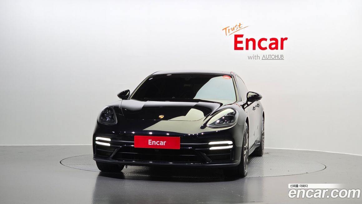 Porsche Panamera 2021