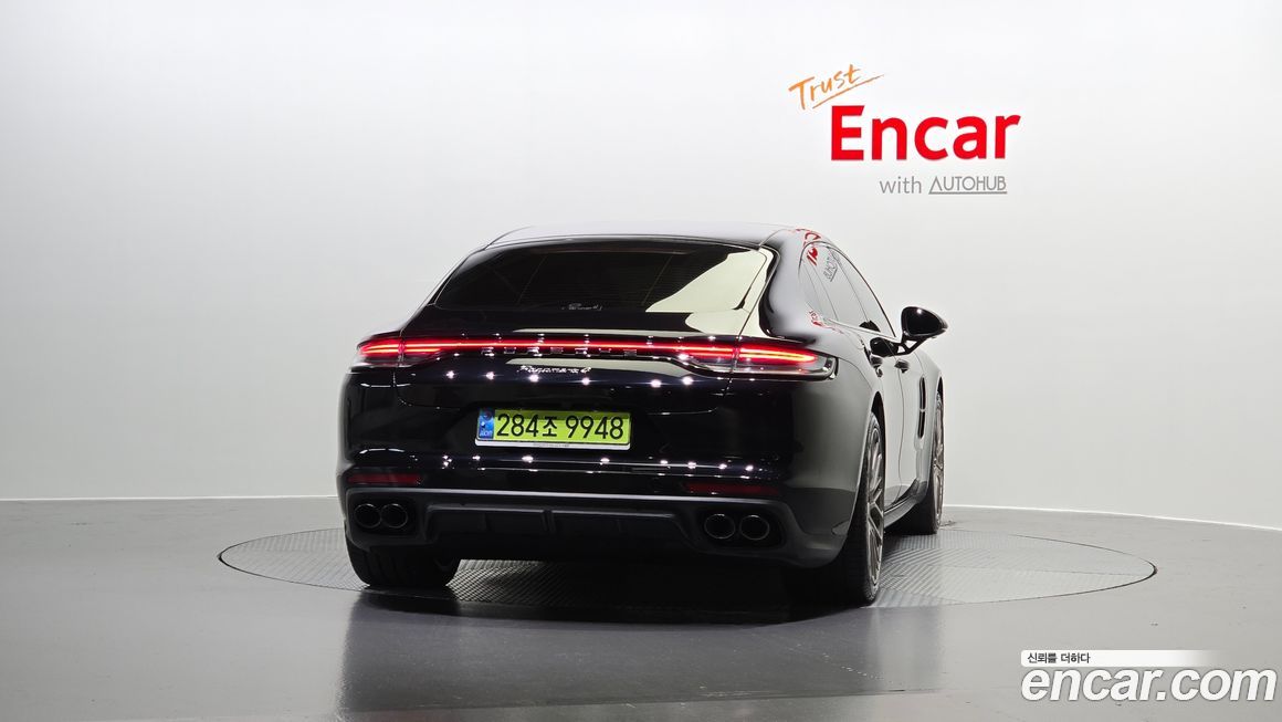 Porsche Panamera 2021