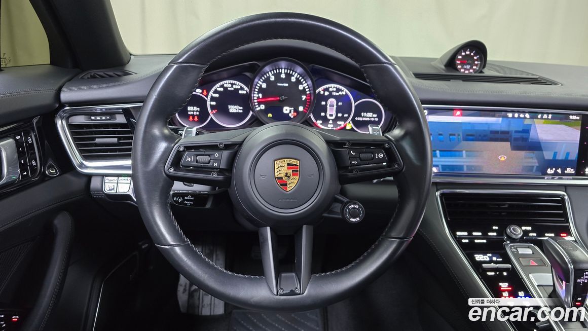 Porsche Panamera 2021