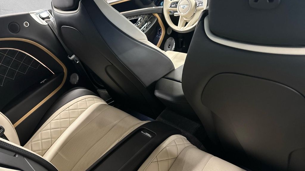 Bentley Continental GTC 2021