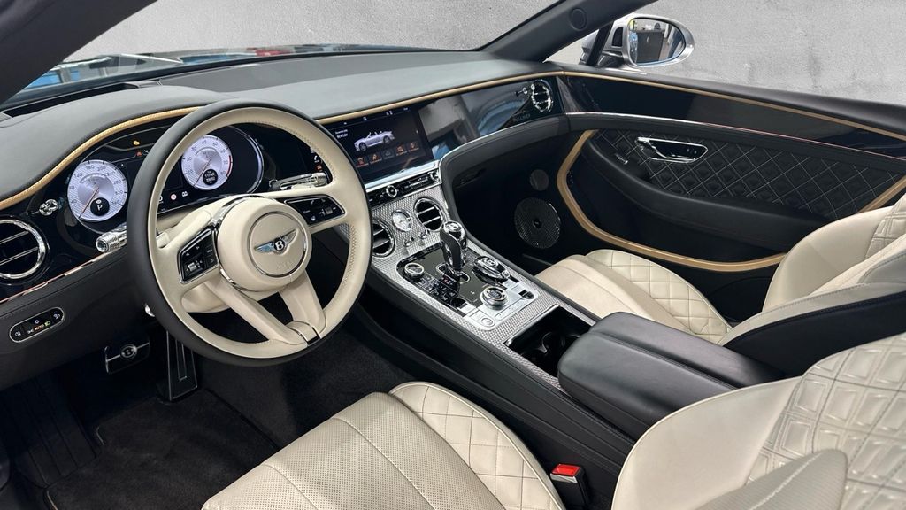 Bentley Continental GTC 2021