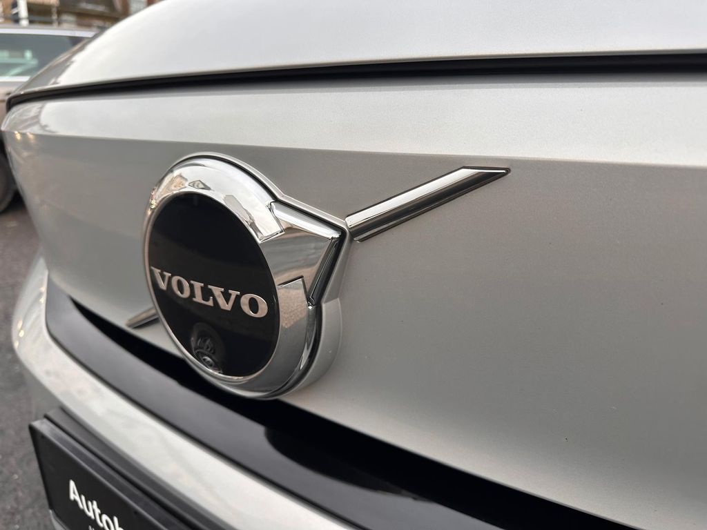 Volvo EX40 2024