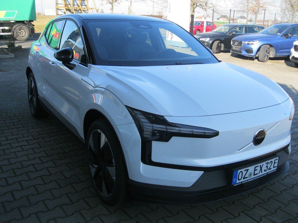 Volvo EX30 2025