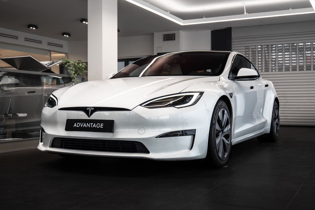 Tesla Model S 2024