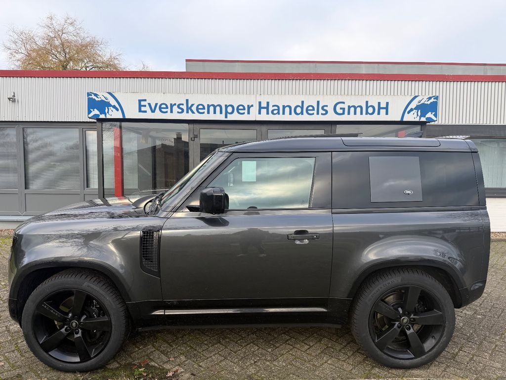 Land Rover Defender 2023
