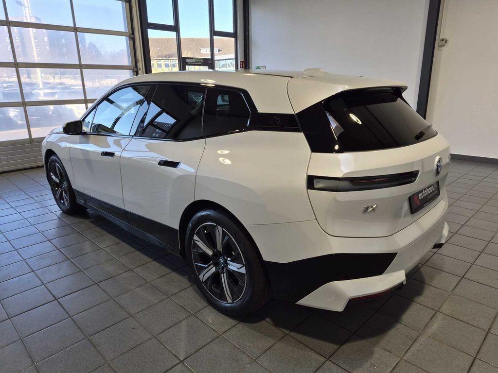 BMW iX 2023