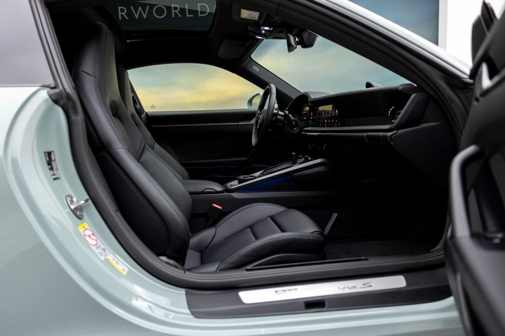 Porsche 992 2025