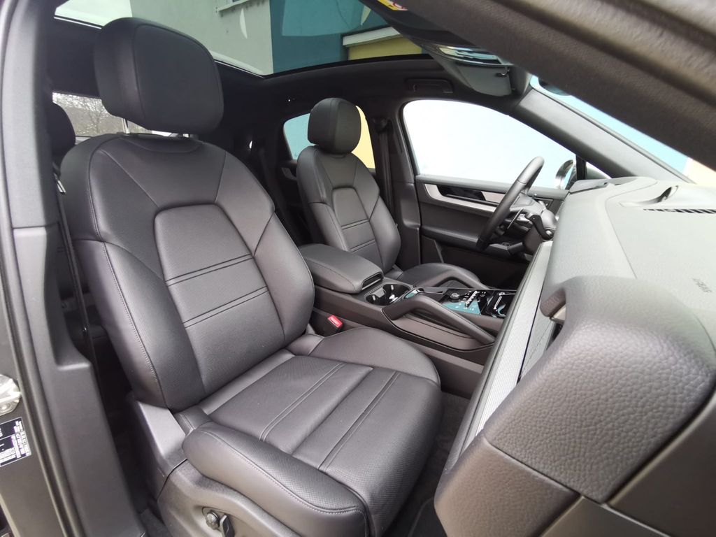 Porsche Cayenne 2025