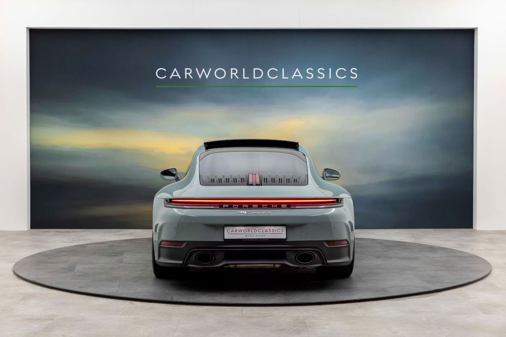Porsche 992 2025