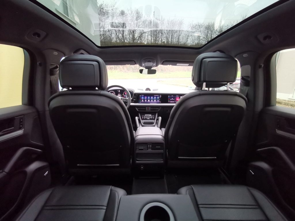 Porsche Cayenne 2025