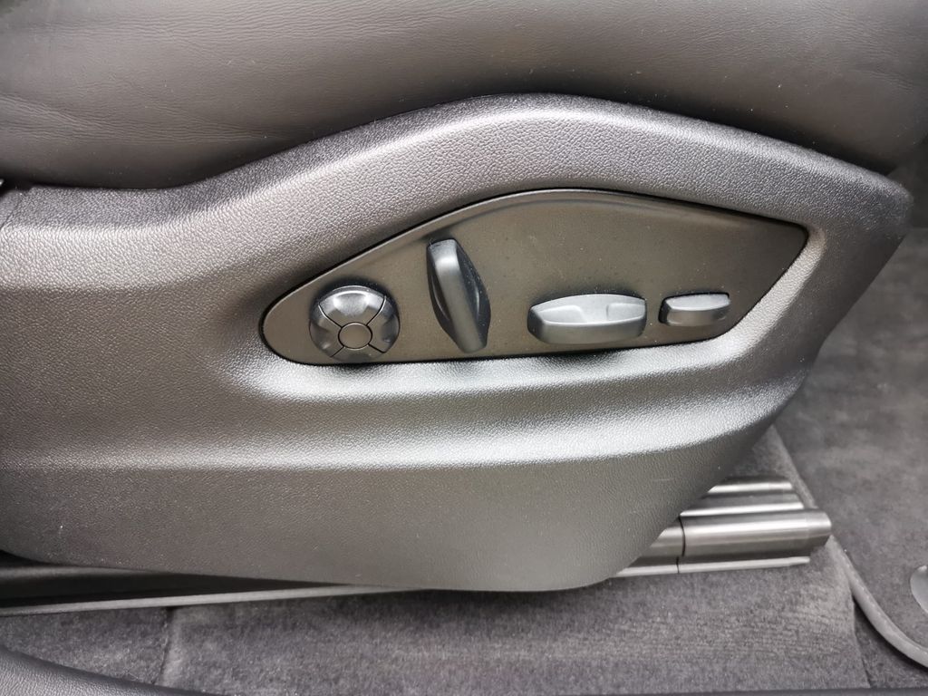 Porsche Cayenne 2025