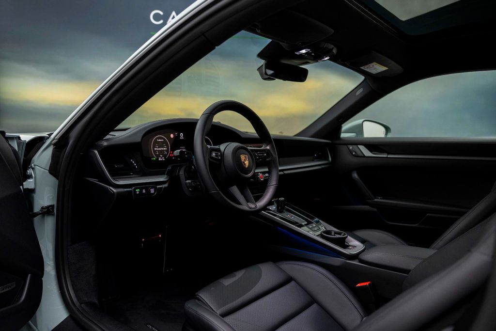 Porsche 992 2025