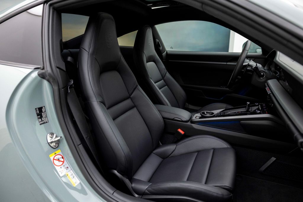 Porsche 992 2025
