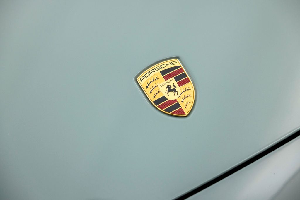 Porsche 992 2025