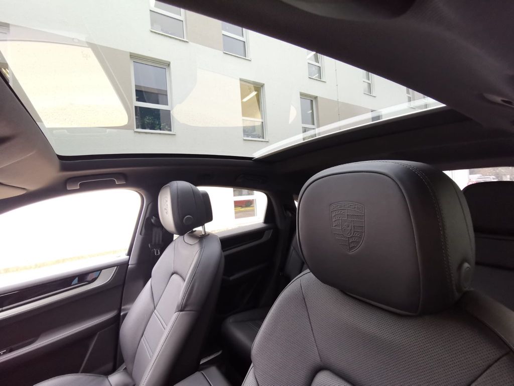 Porsche Cayenne 2025