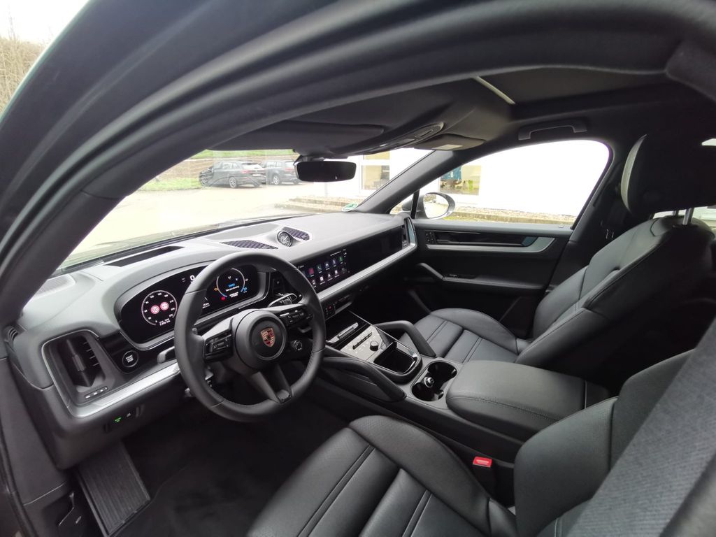 Porsche Cayenne 2025
