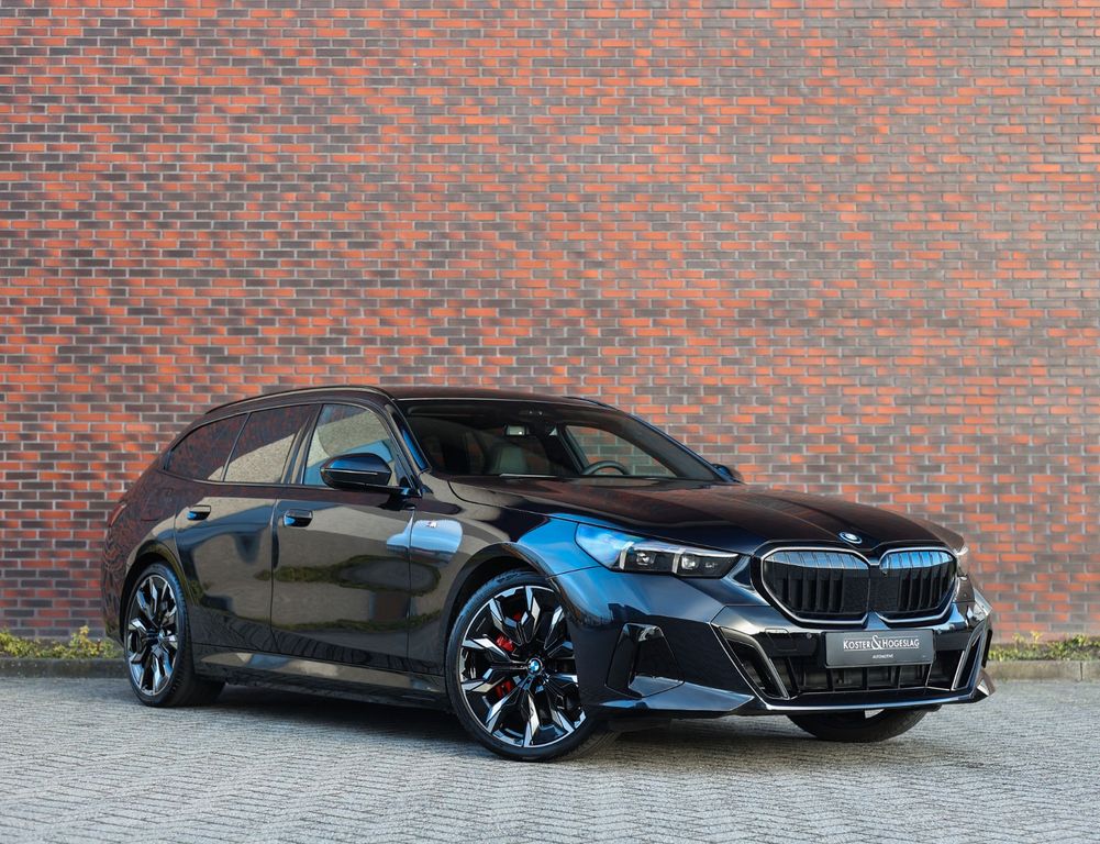 BMW 550 2025