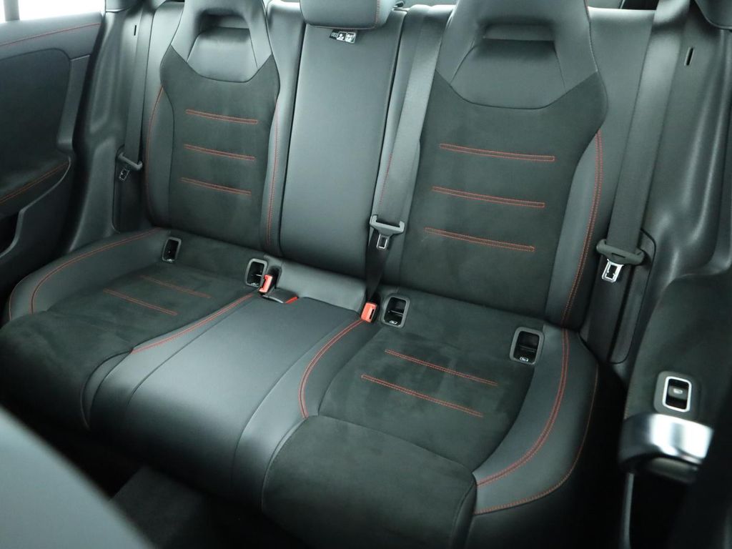 Mercedes-Benz CLA 200 2021