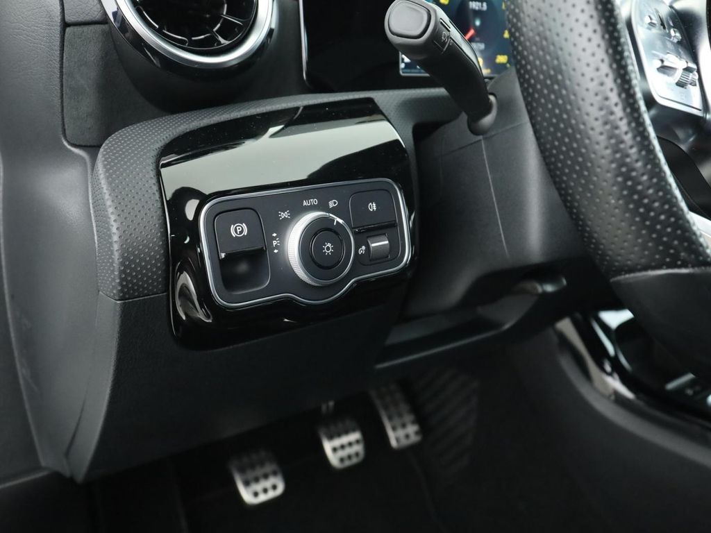 Mercedes-Benz CLA 200 2021