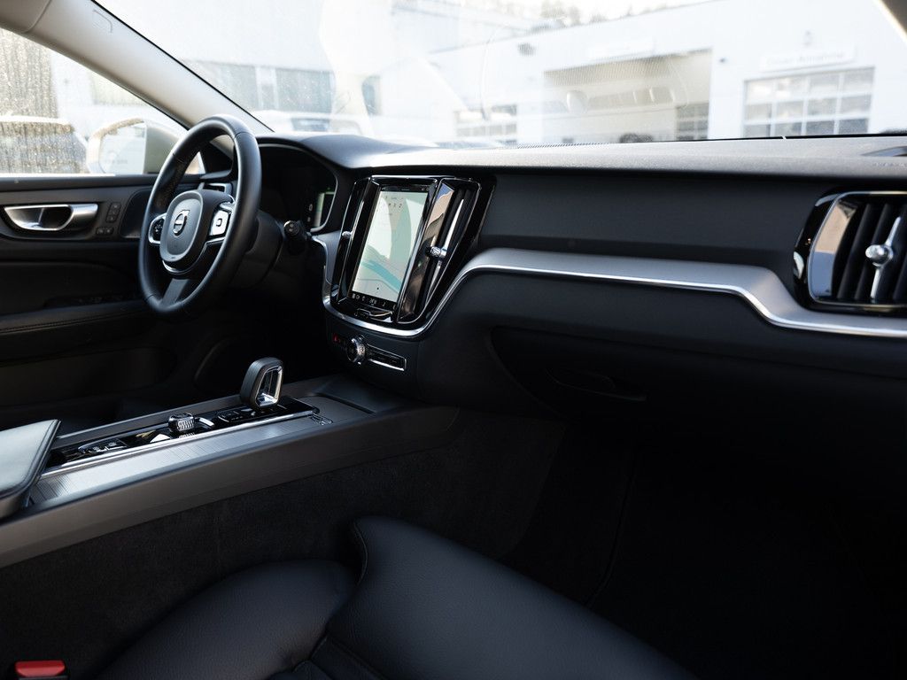 Volvo V60 Cross Country 2023