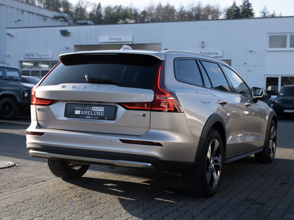 Volvo V60 Cross Country 2023