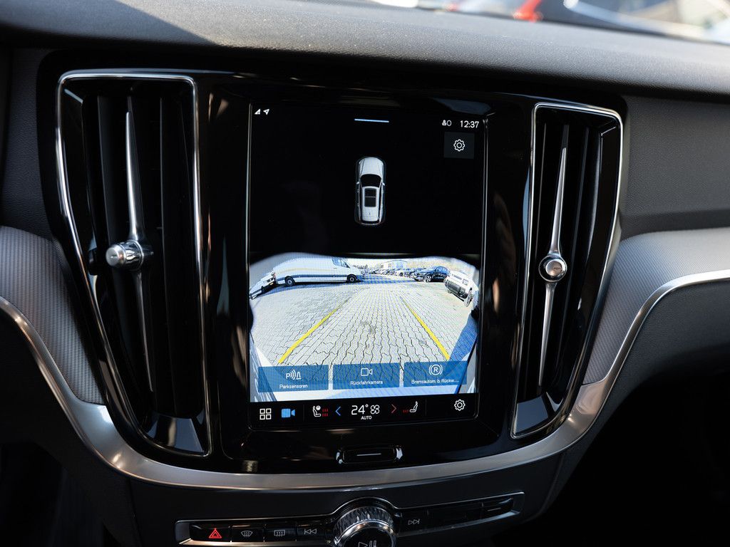 Volvo V60 Cross Country 2023