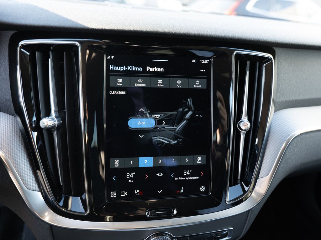 Volvo V60 Cross Country 2023