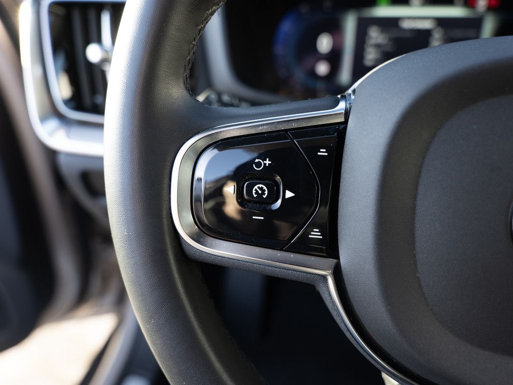 Volvo V60 Cross Country 2023