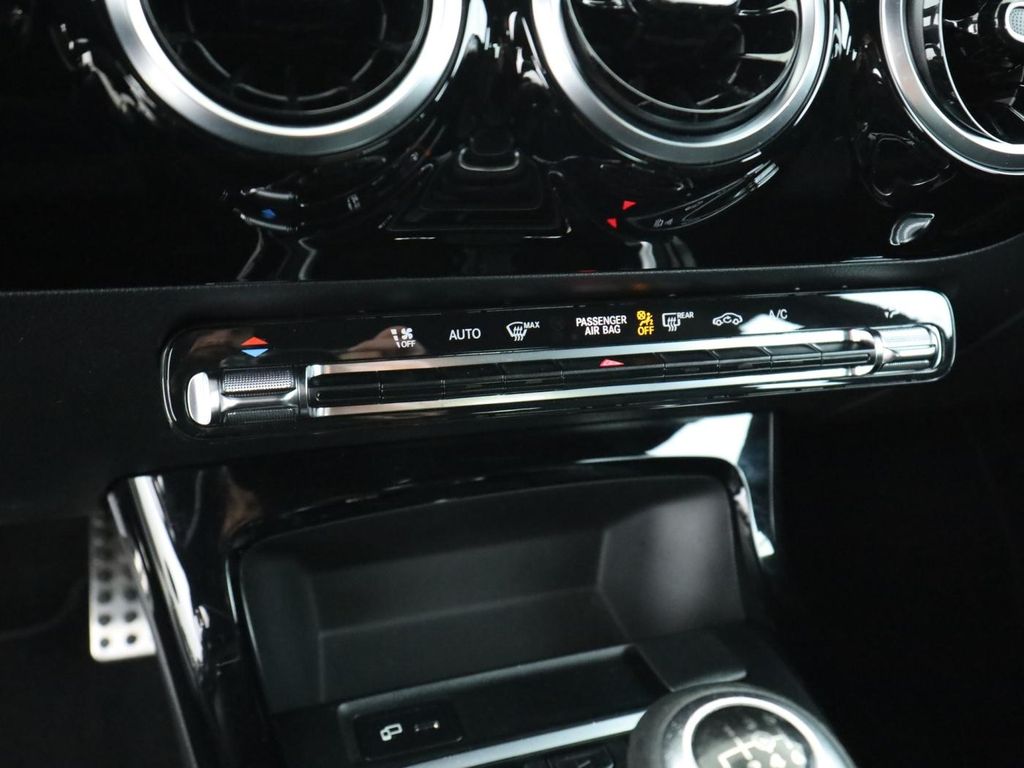 Mercedes-Benz CLA 200 2021