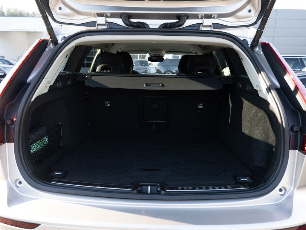 Volvo V60 Cross Country 2023