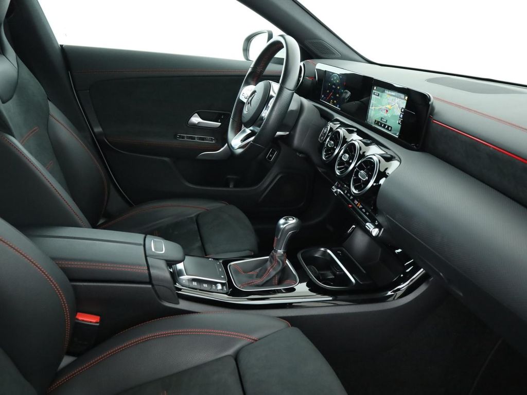 Mercedes-Benz CLA 200 2021