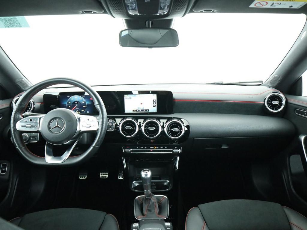 Mercedes-Benz CLA 200 2021