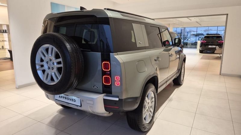 Land Rover Defender 2021