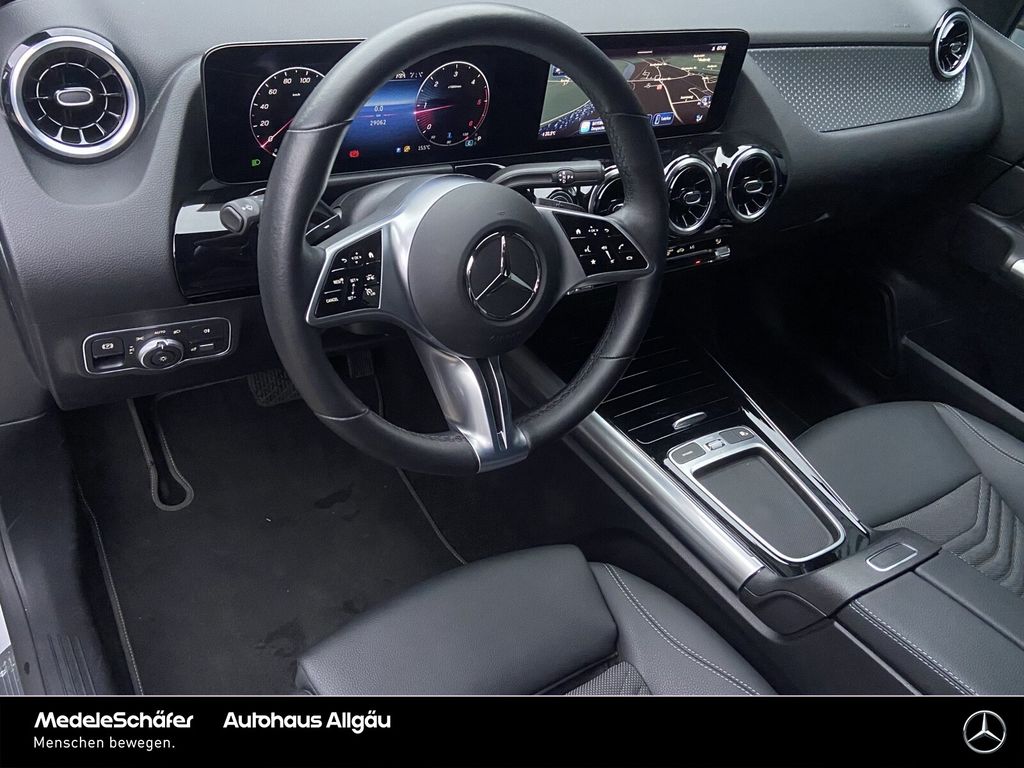 Mercedes-Benz B 200 2023