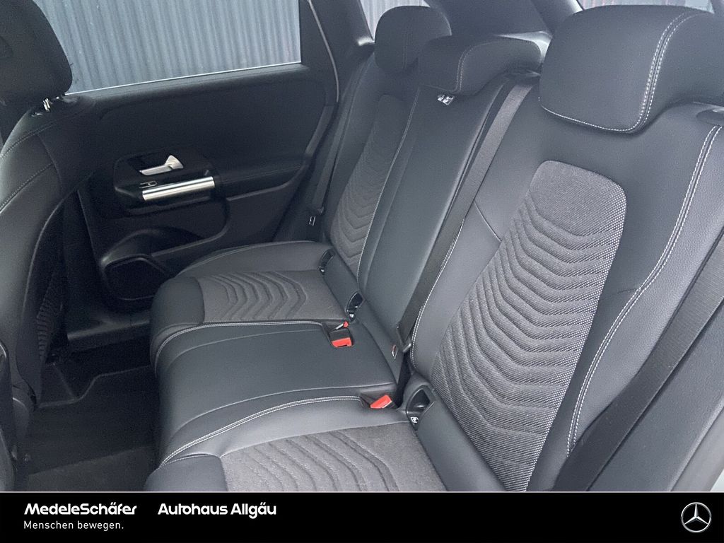 Mercedes-Benz B 200 2023