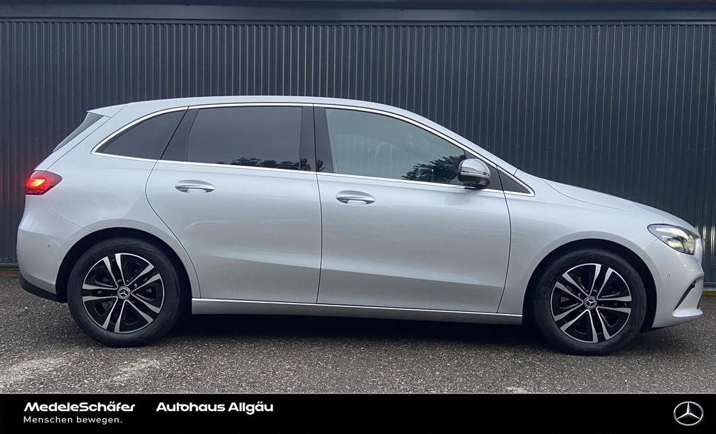 Mercedes-Benz B 200 2023