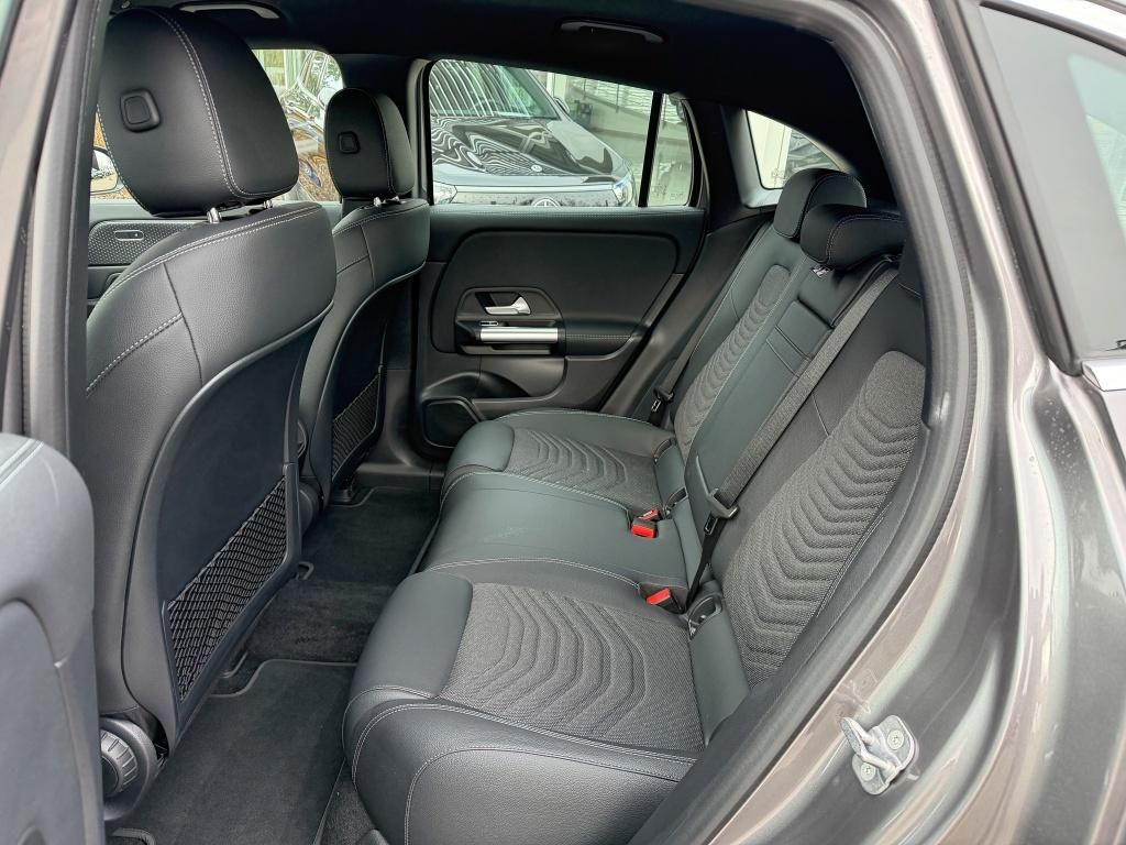 Mercedes-Benz EQA 2024