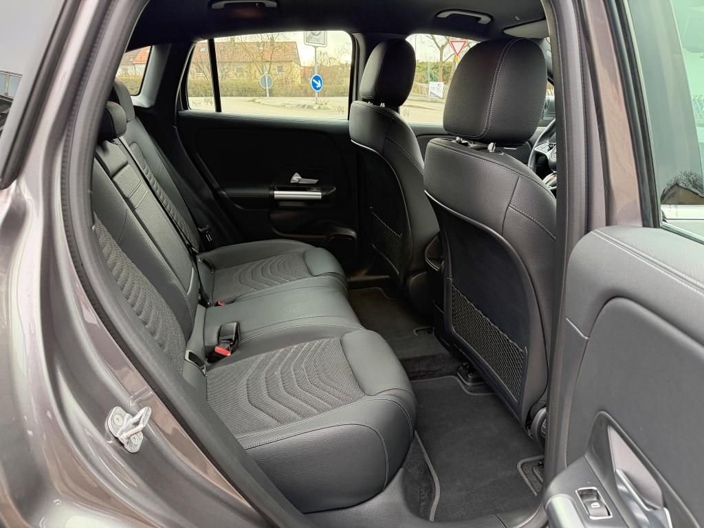 Mercedes-Benz EQA 2024