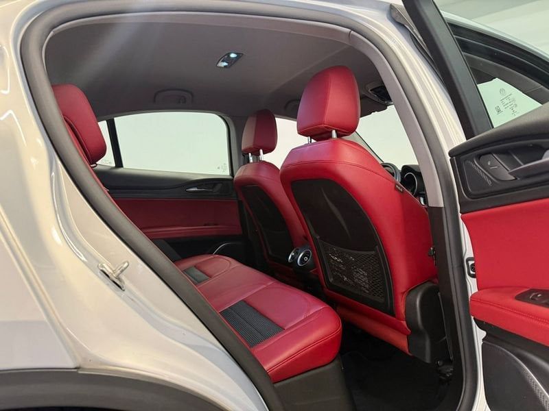 Alfa Romeo Stelvio 2021