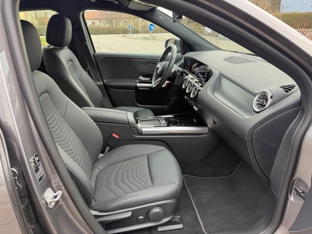 Mercedes-Benz EQA 2024