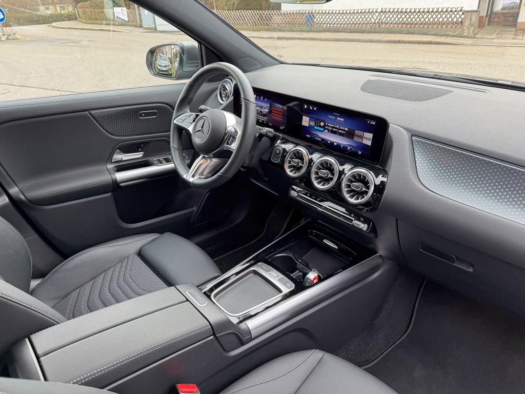 Mercedes-Benz EQA 2024